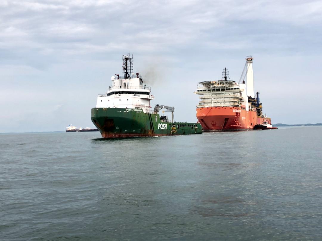 Ship under repair, Vessel under repair, Rig under repair, locations ...